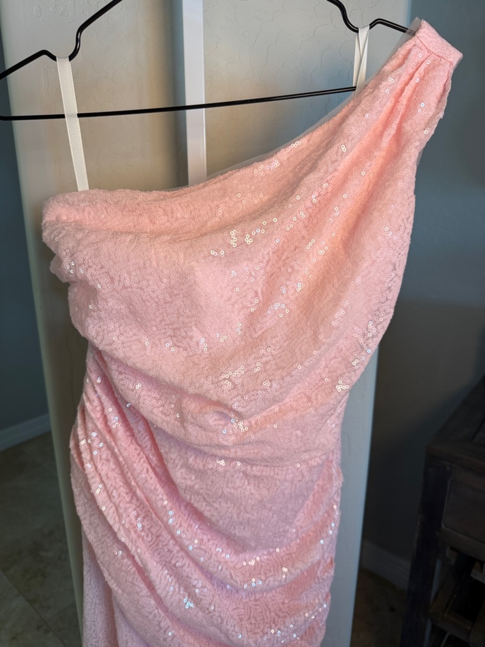 FAERIESTY Elegant One-Shoulder Pink Sequin Evening Gown NWT SIZE 10 Prom - Picture 4 of 8